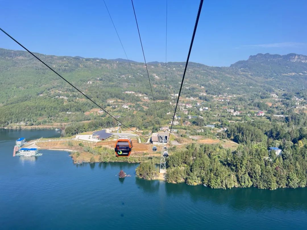 五一小长假第三天，恩施红花峰林景区优惠活动持续火爆进行中...