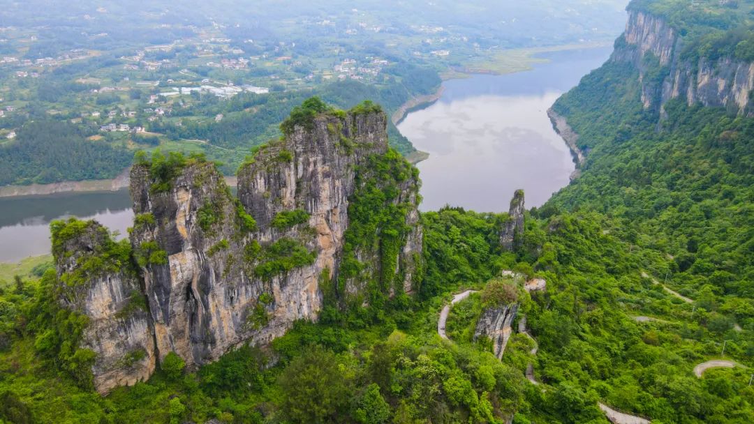 正月初三丨 一起过Long年，恩施大清江人气火爆！喜迎八方客！