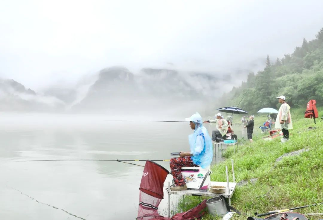 热烈祝贺本次钓鱼大赛取得圆满成功！