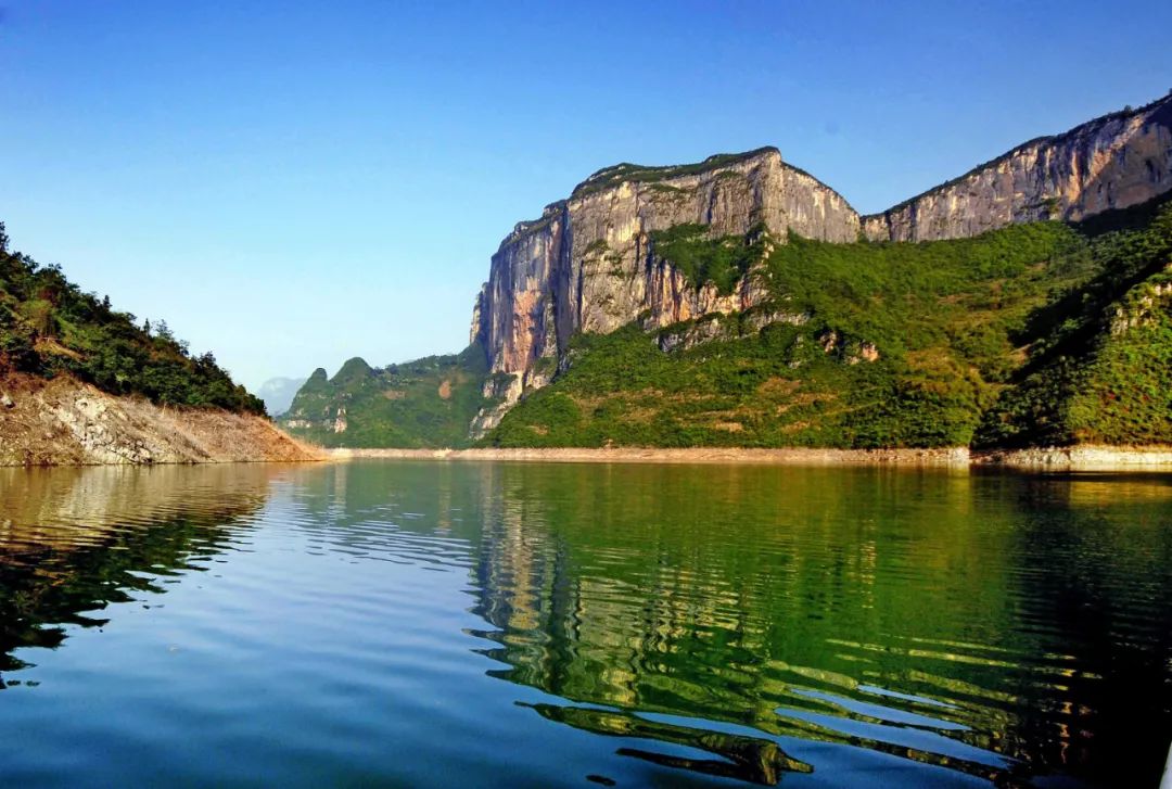 正月初二丨 一起过Long年，恩施大清江美如画，好山好水人人夸！