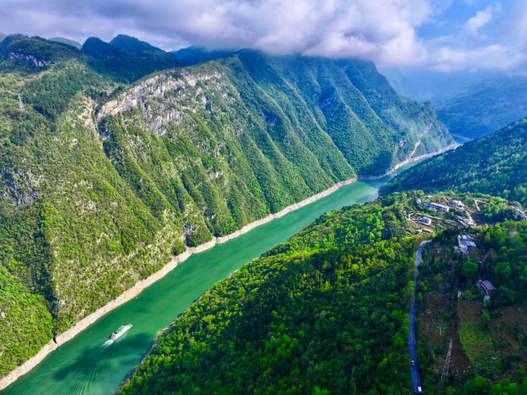 “峰”狂之旅！百人团队直闯恩施红花峰林，美景炸裂！