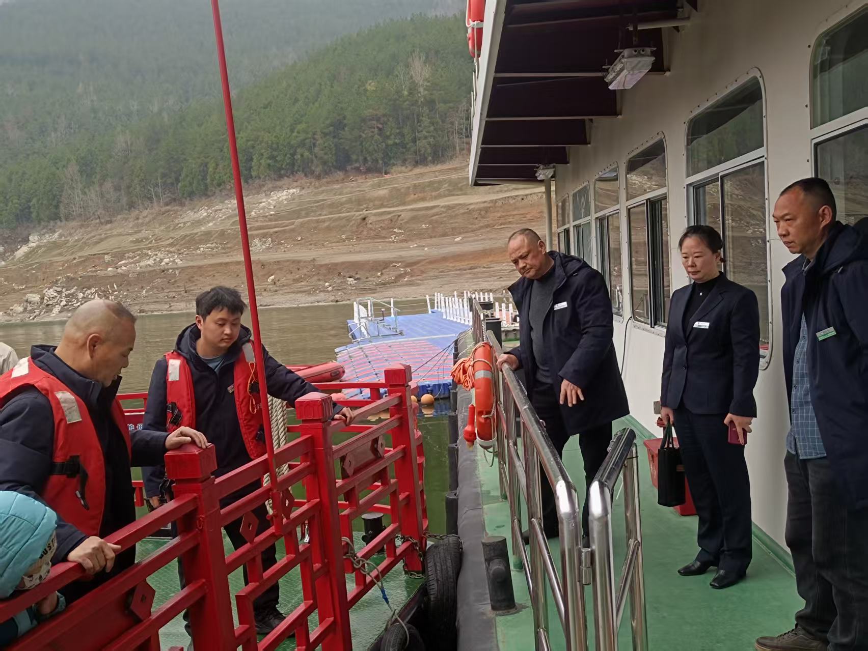 恩施大清江：督查节后上班纪律 尽快恢复工作常态